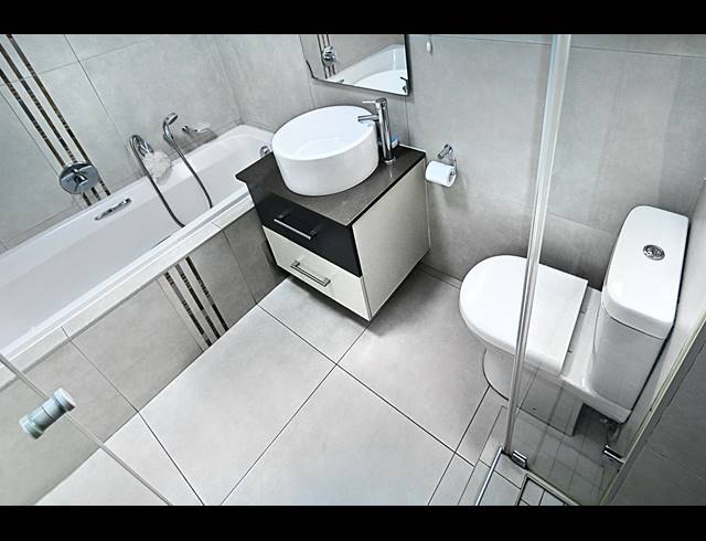 3 BEDROOM TOWNHOUSE FOR SALE IN KYALAMI HILLS
